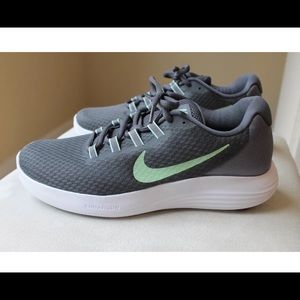 NWOB Nike Lunarconverge Running Shoes